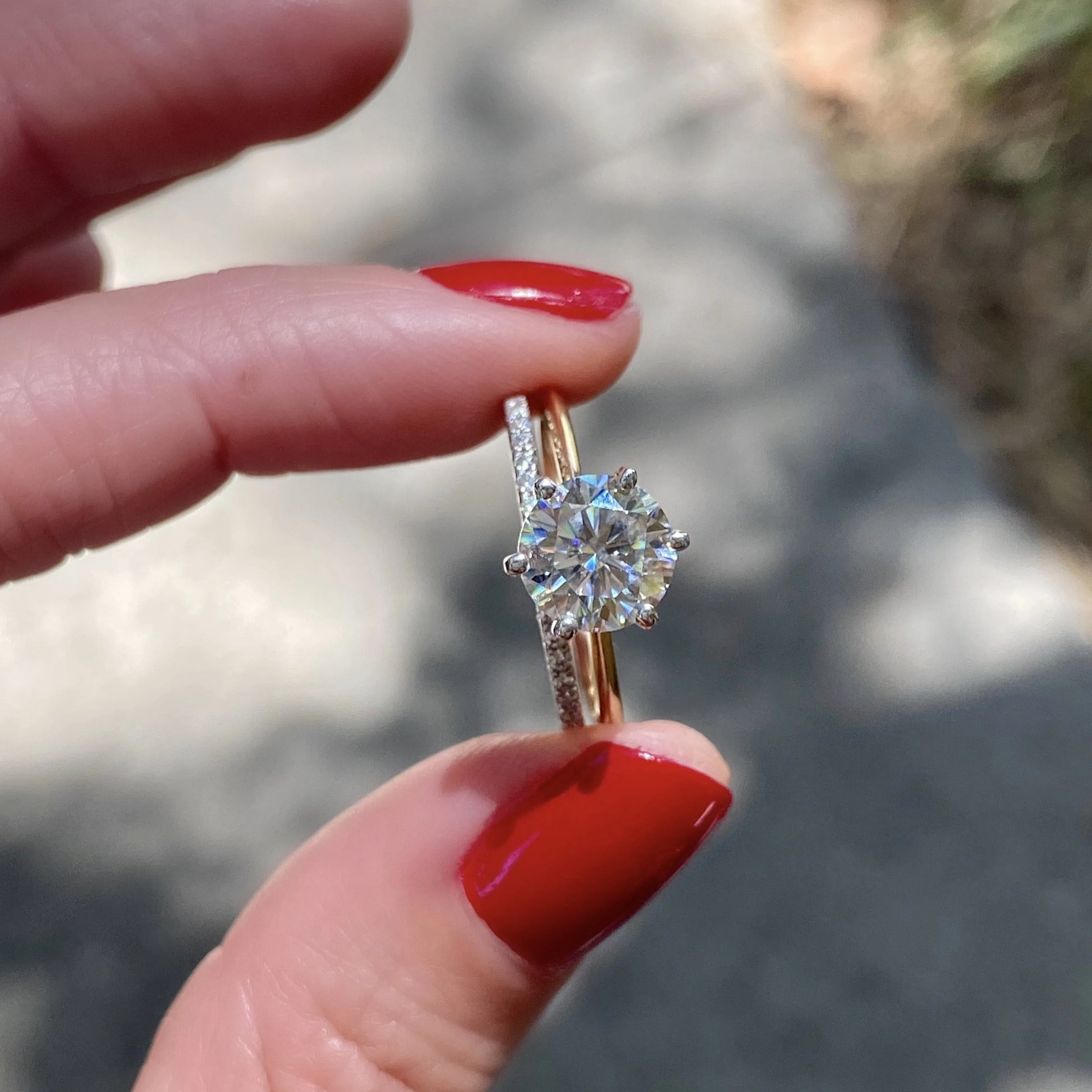 Liv (2ct) Round Moissanite Engagement Ring