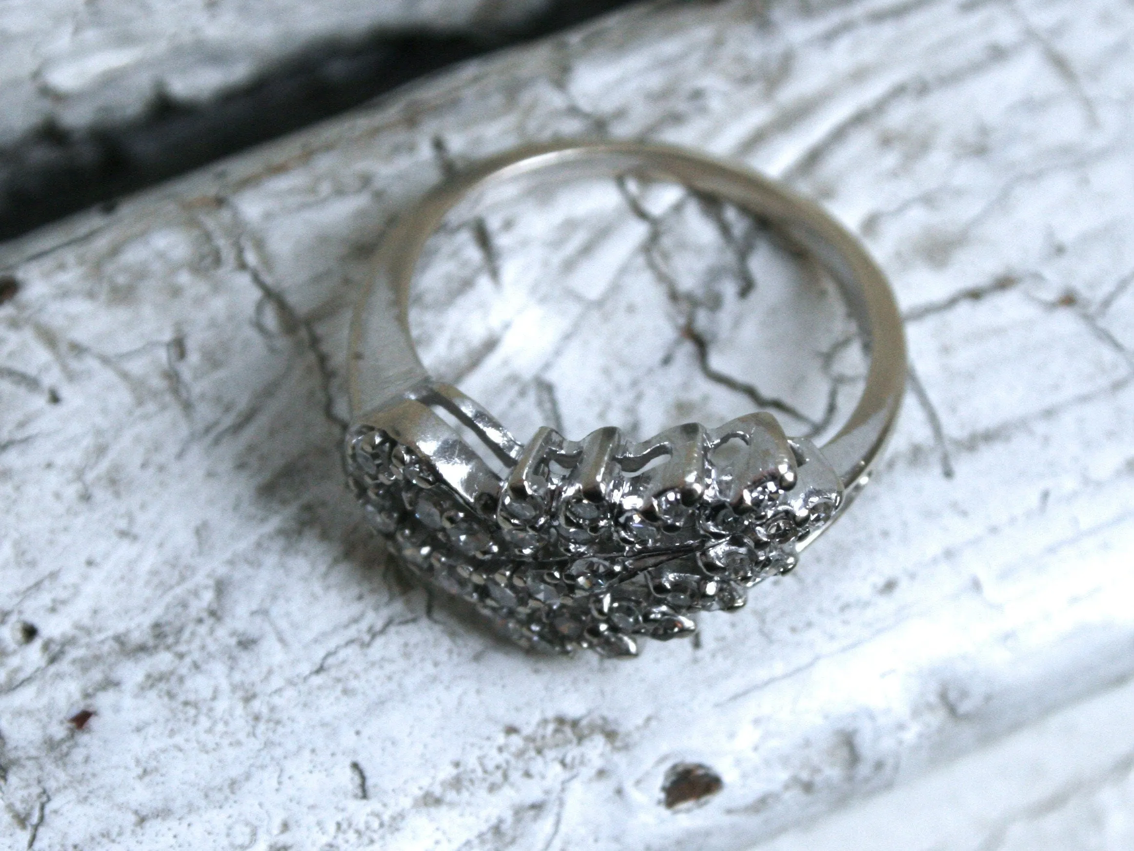 Lovely Leafy Vintage 14K White Gold Diamond Cluster Engagement Ring - 0.62ct