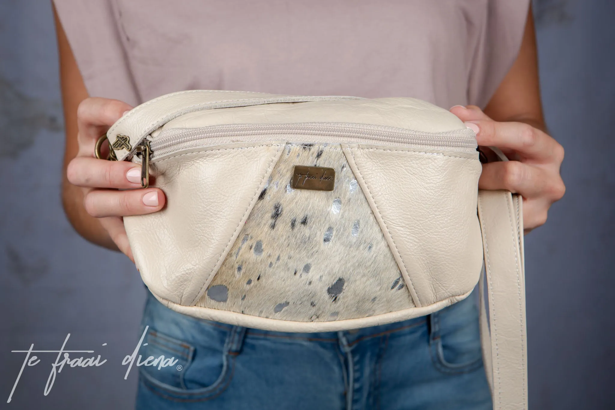 Moonbag - Cream & Silver