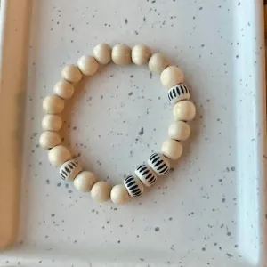 NEUTRAL WOODEN BRACELET