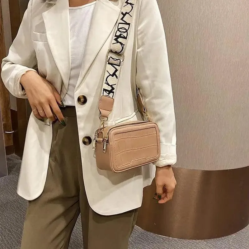 Retro Waist Bag PU Leather Fanny Pack Purse Leather with Gold Chain Strap Stylish New Design  Waist Pack Women Belt Bag Multifunctional Chest Bag
