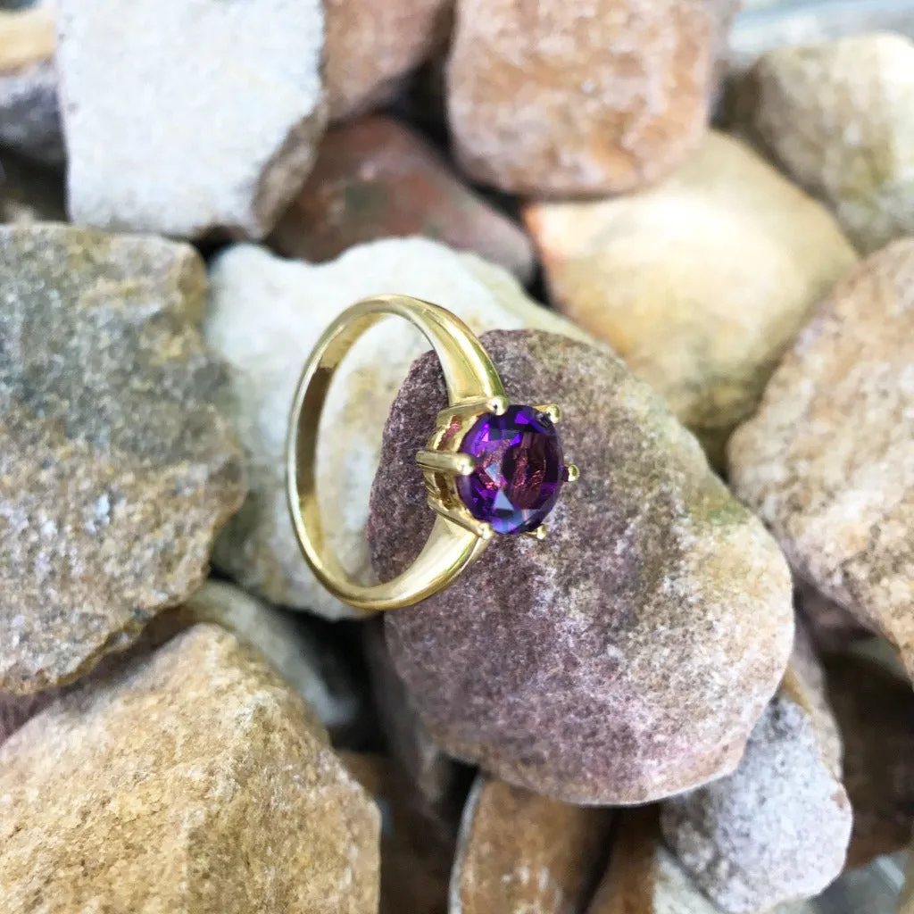 Round Cut Amethyst and Yellow Gold Six Claw Ring