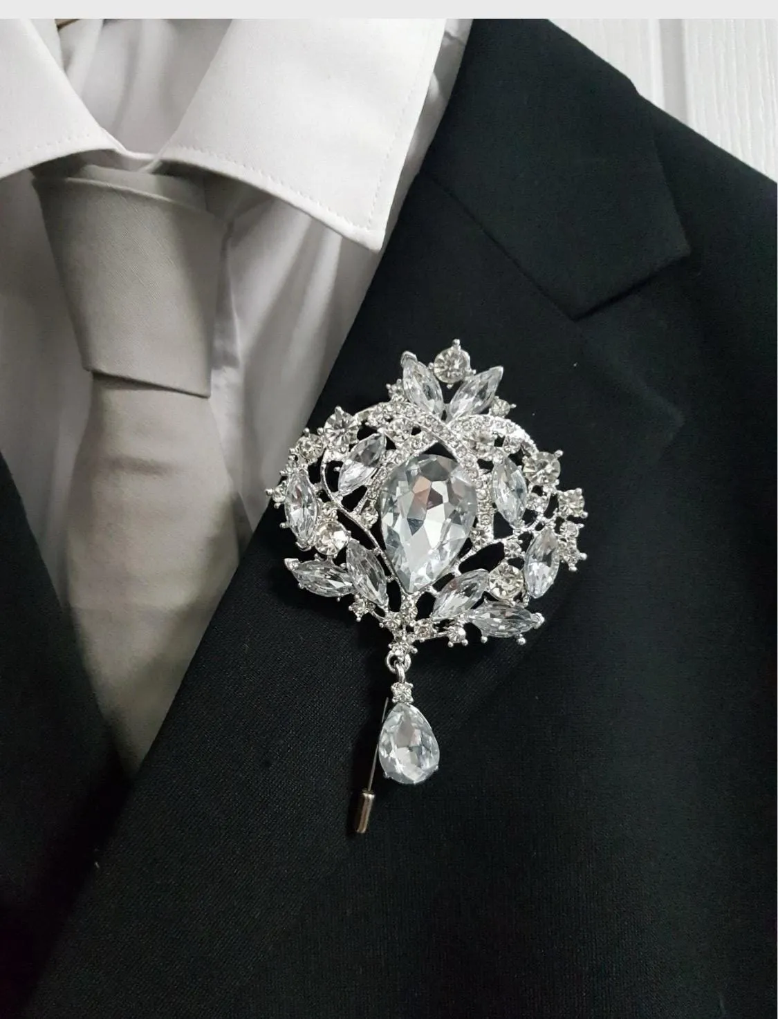 Silver wedding bouquet. Crystal bridal bouquet. Brooch bouquet. Full jeweled bouquet. Jewel bouquet by Crystal wedding uk
