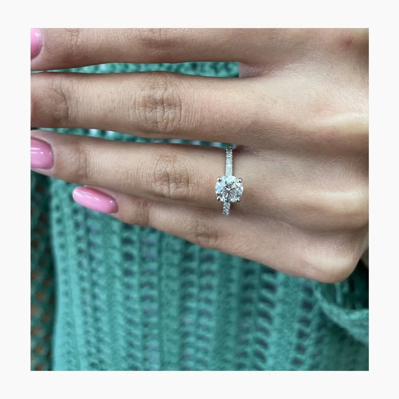 Stunning 1.0 CT Round Shape Moissanite Engagement Ring with Pave Design