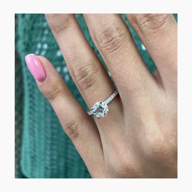 Stunning 1.0 CT Round Shape Moissanite Engagement Ring with Pave Design
