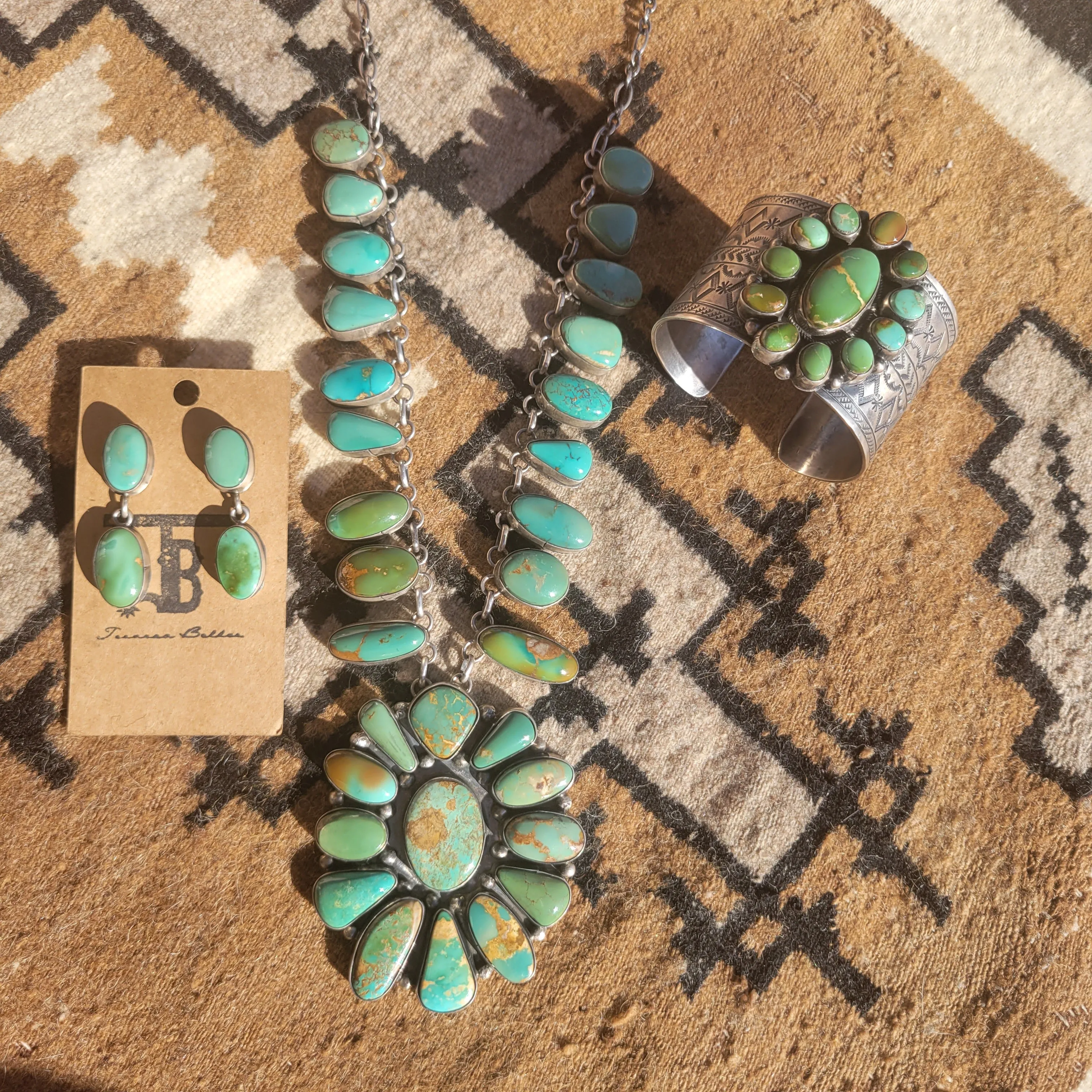The 3 Pc. Hamptons Cluster Set