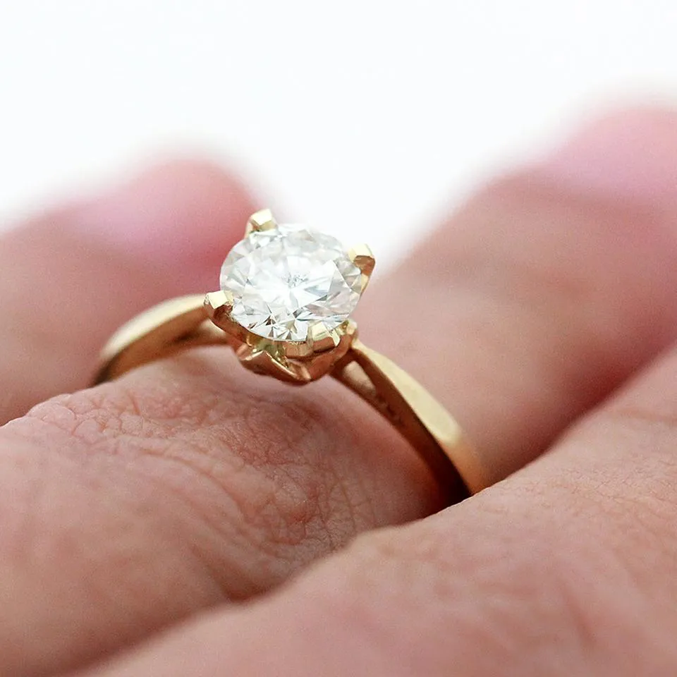 Traditional Diamond promise ring