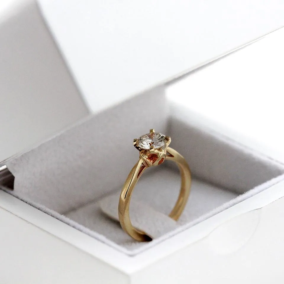 Traditional Diamond promise ring