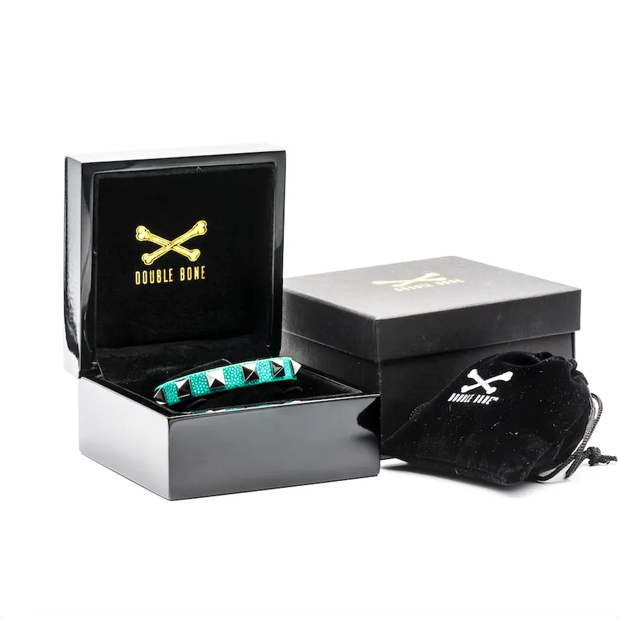 Turquoise stingray bracelet with silver studs for woman