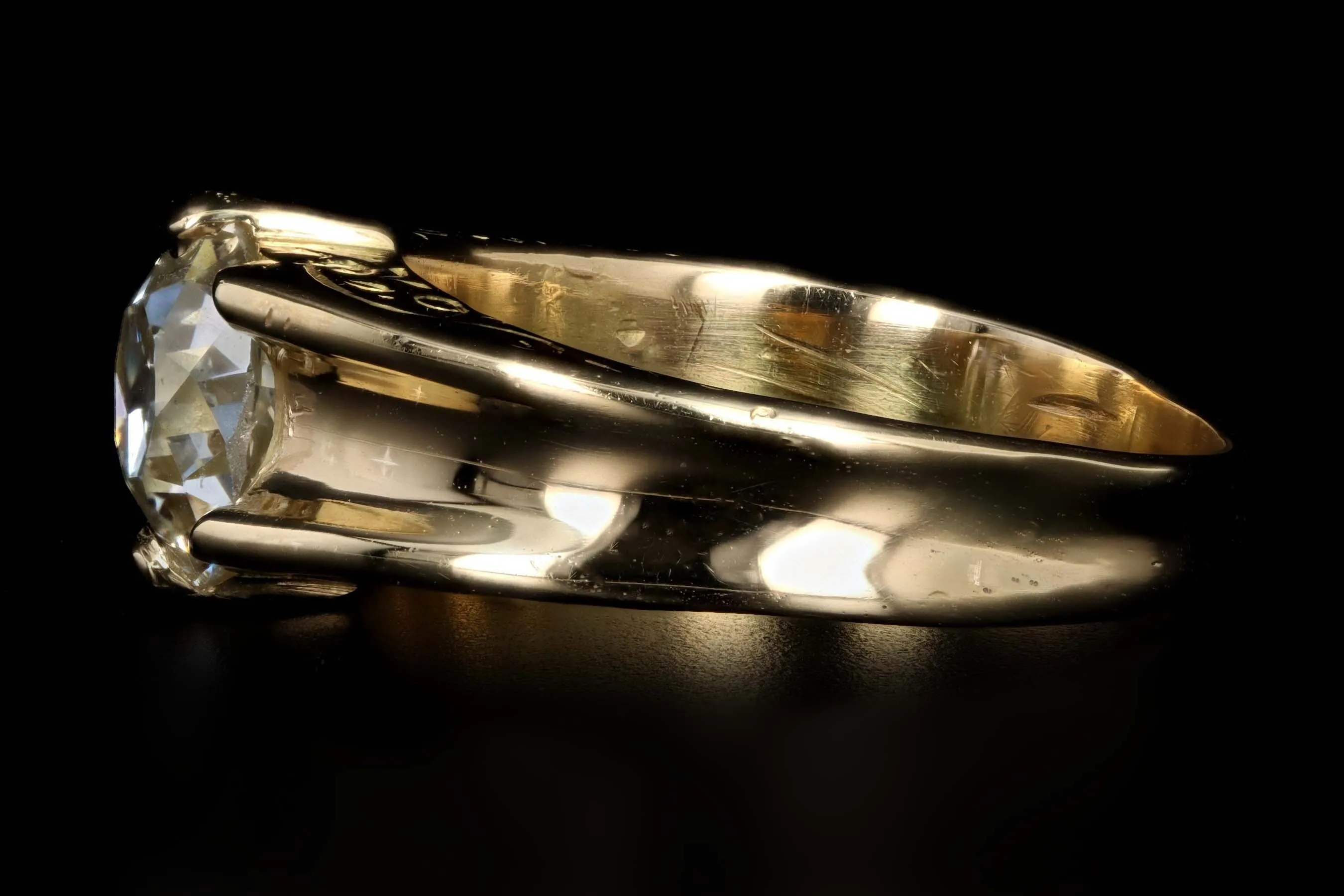 Victorian 18K Yellow Gold 1.60 Carat Old Mine Cut Diamond Gypsy Engagement Ring