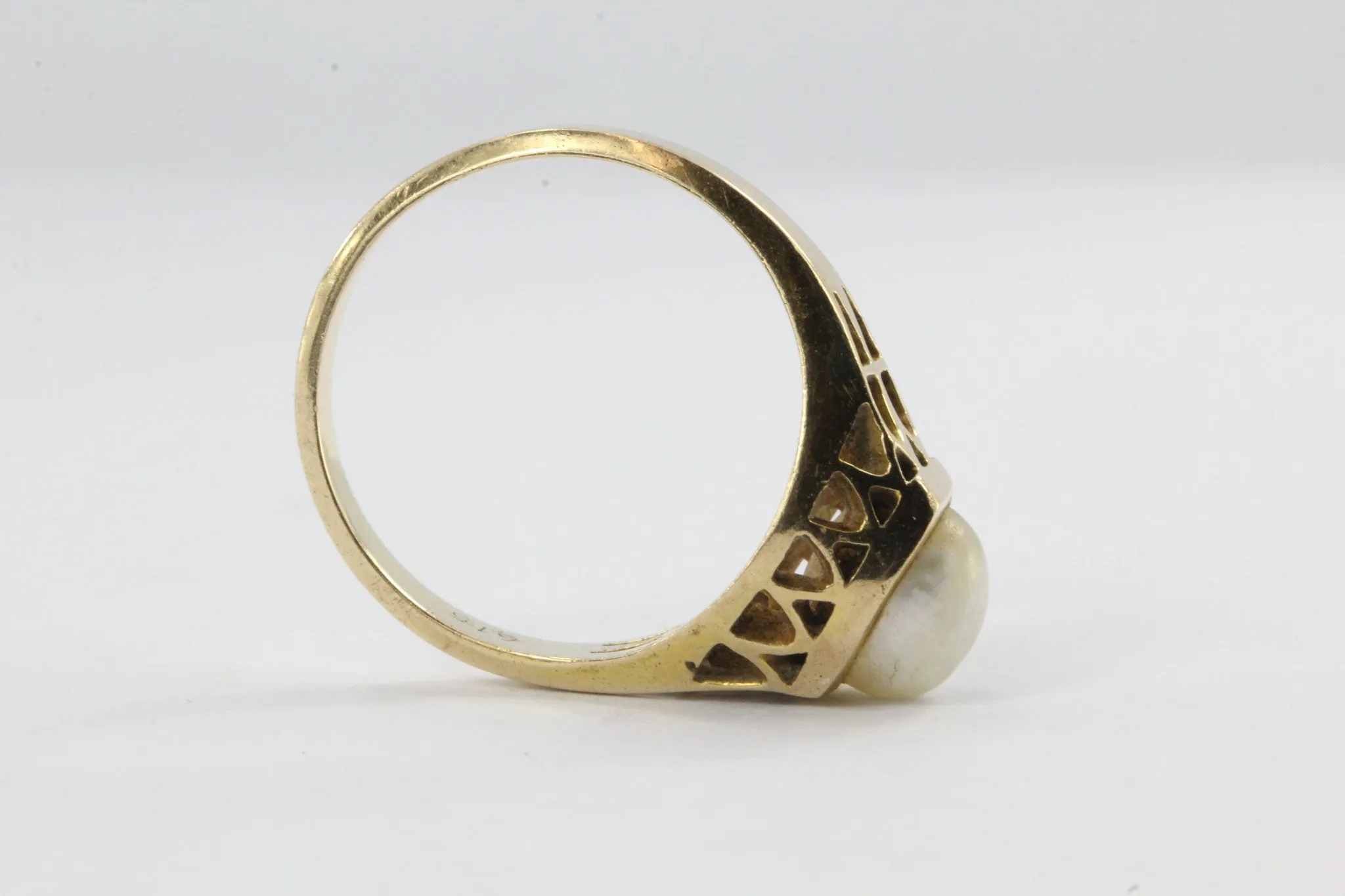 Vintage 14K Gold & 6.7mm White Pearl Engagement Ring