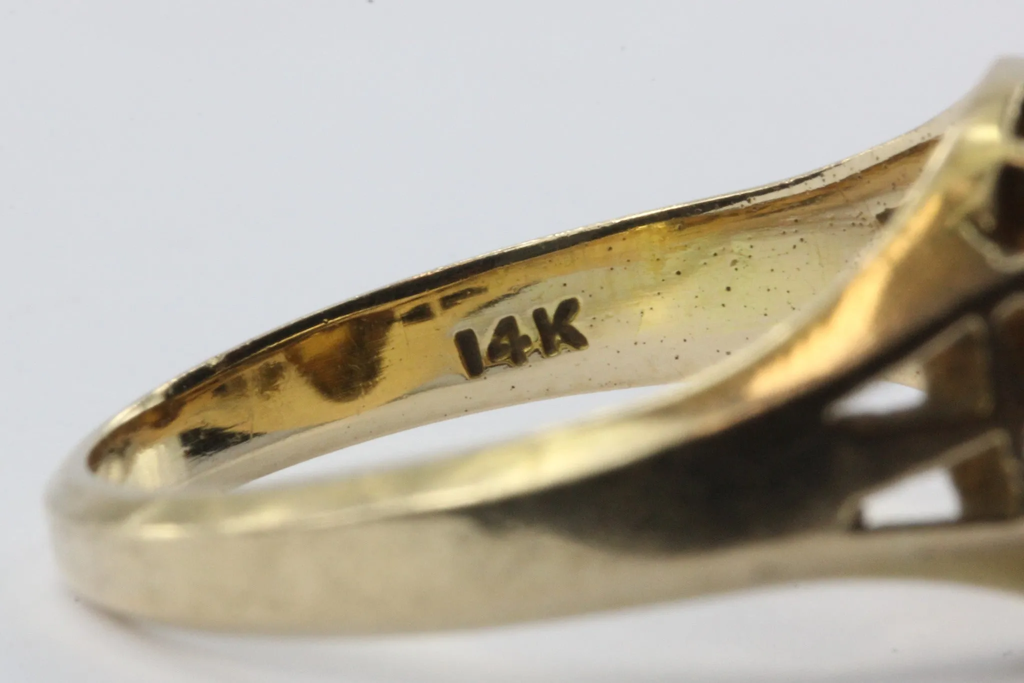 Vintage 14K Gold & 6.7mm White Pearl Engagement Ring
