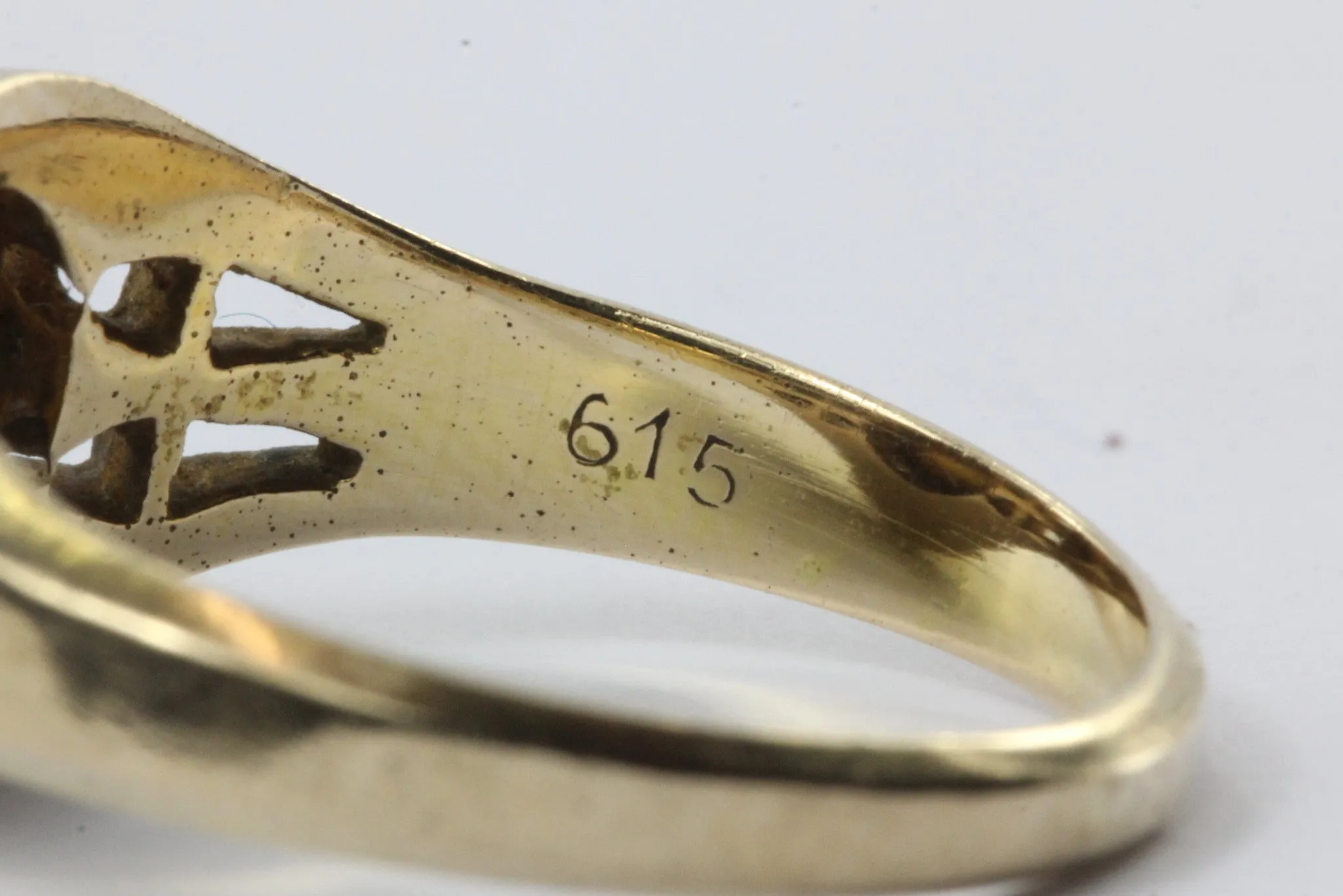 Vintage 14K Gold & 6.7mm White Pearl Engagement Ring