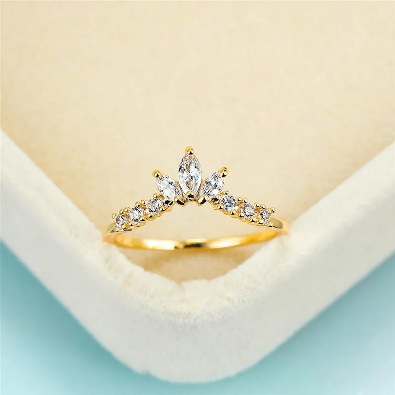 Vintage 14K Yellow Gold Sapphire Gemstone Engagement Ring For Women