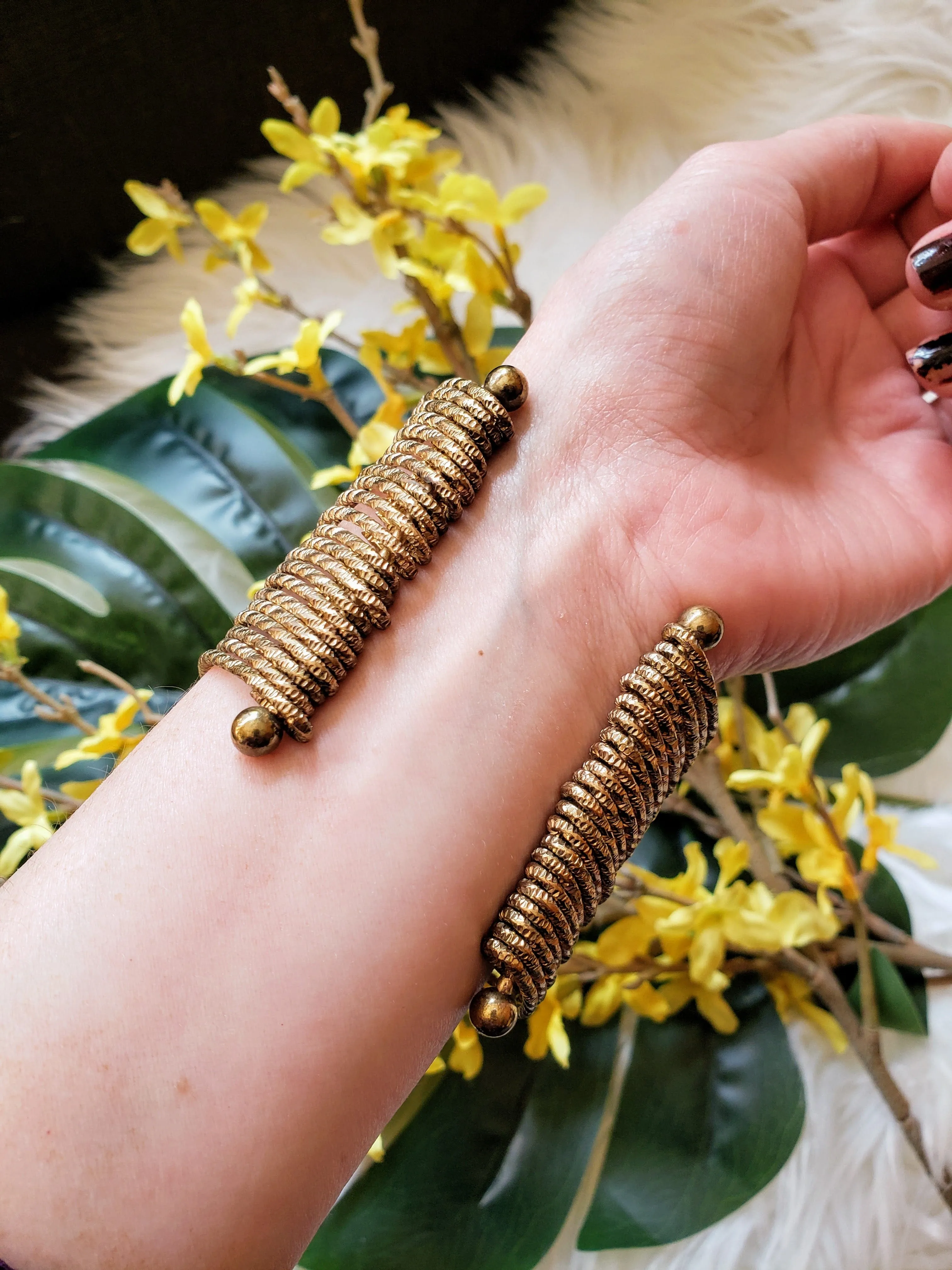 Vintage - Gold Metal Cuff