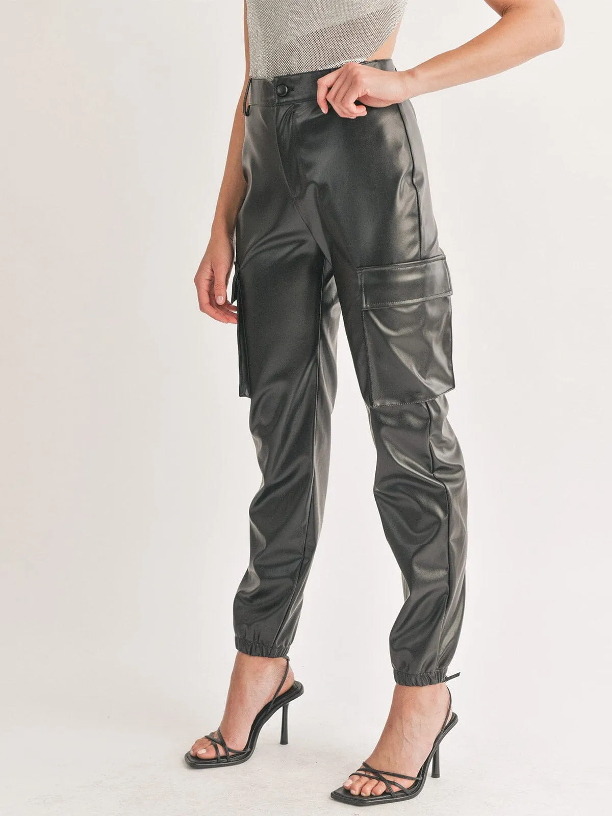 WOMEN'S BUTTON CLOSURE POCKETS SKINNY PU PLEATHER PANTS