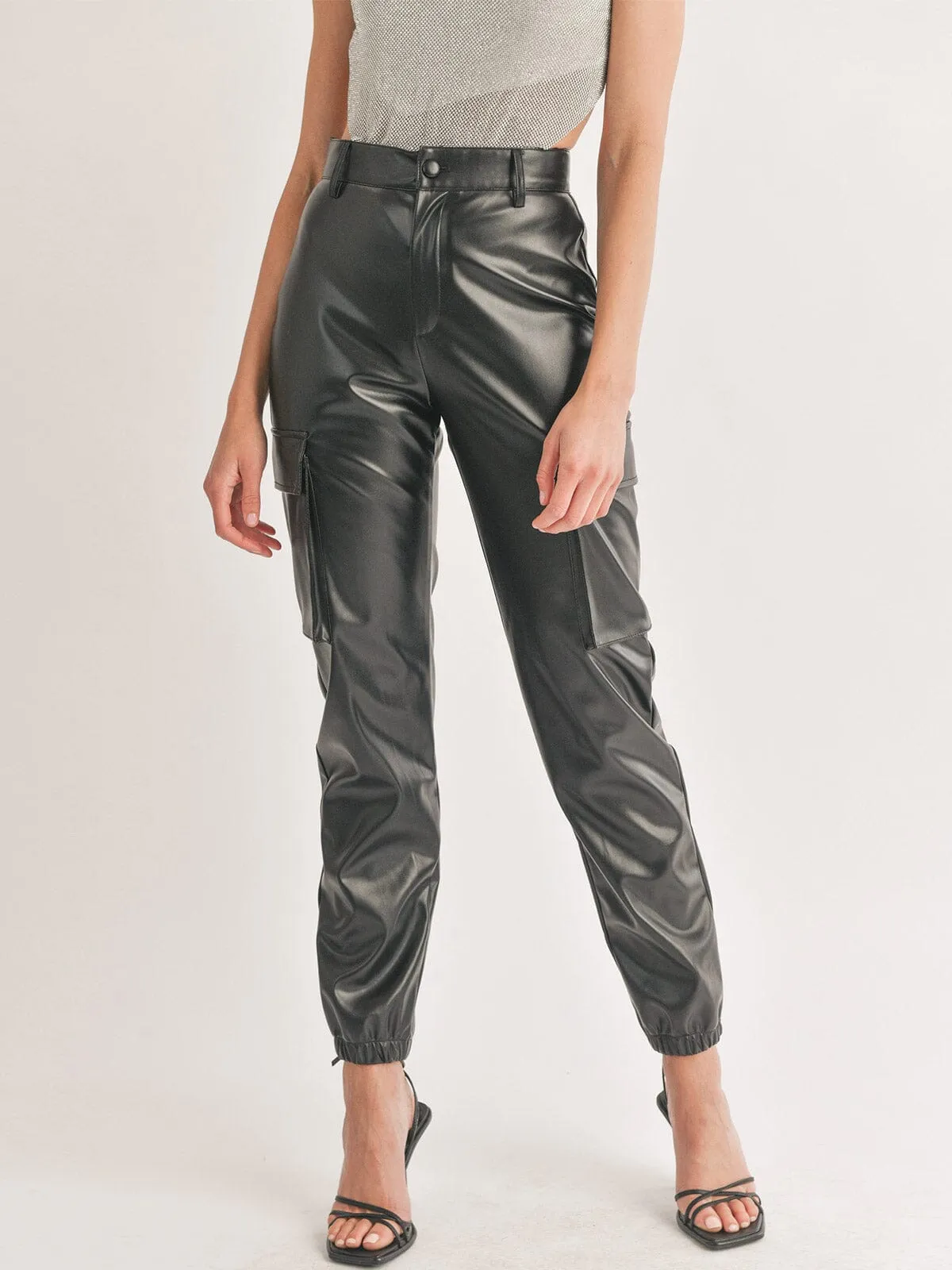 WOMEN'S BUTTON CLOSURE POCKETS SKINNY PU PLEATHER PANTS