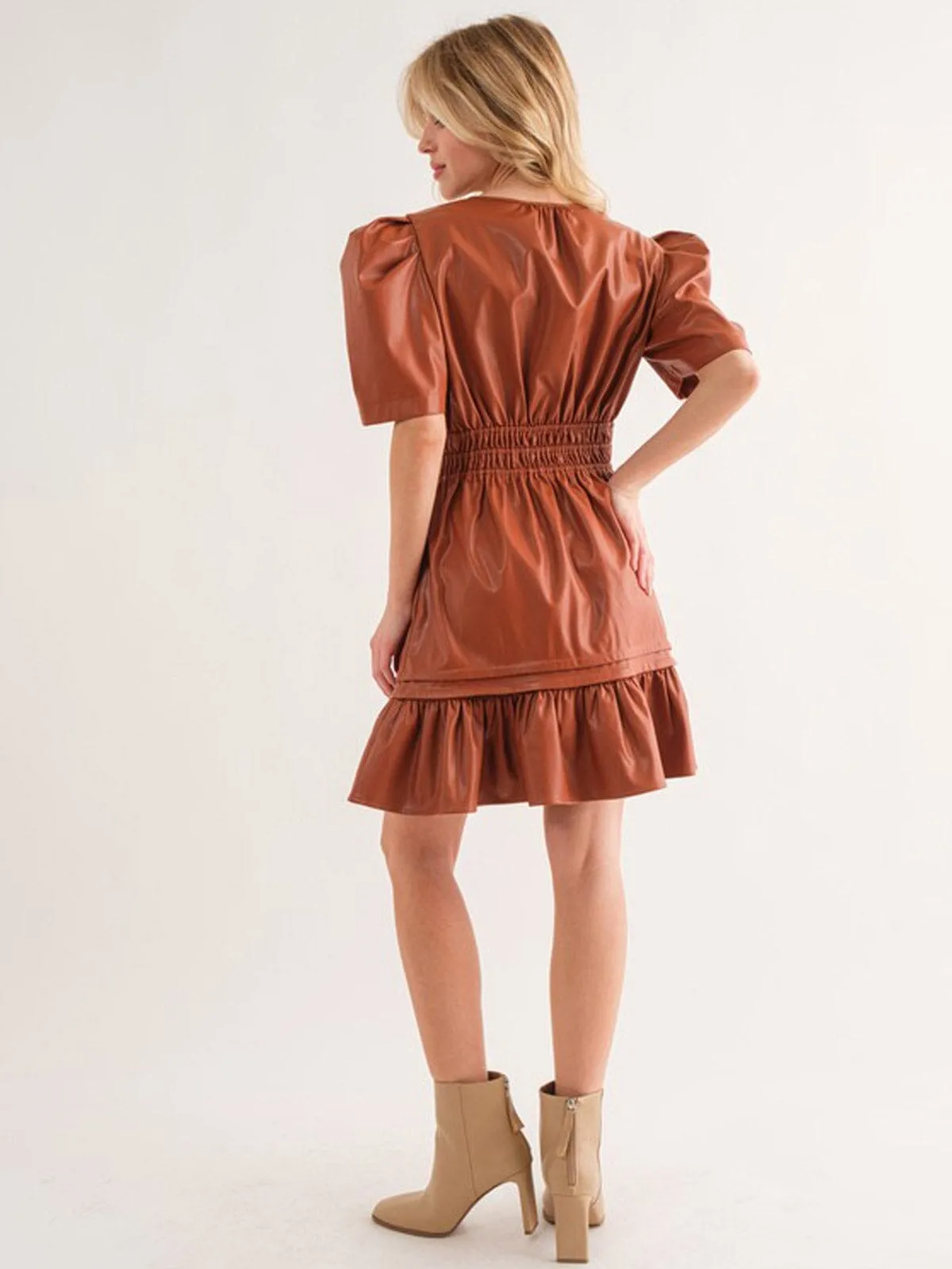 WOMEN'S SHORT SLEEVE V-NECK PU PLEATHER MINI DRESS